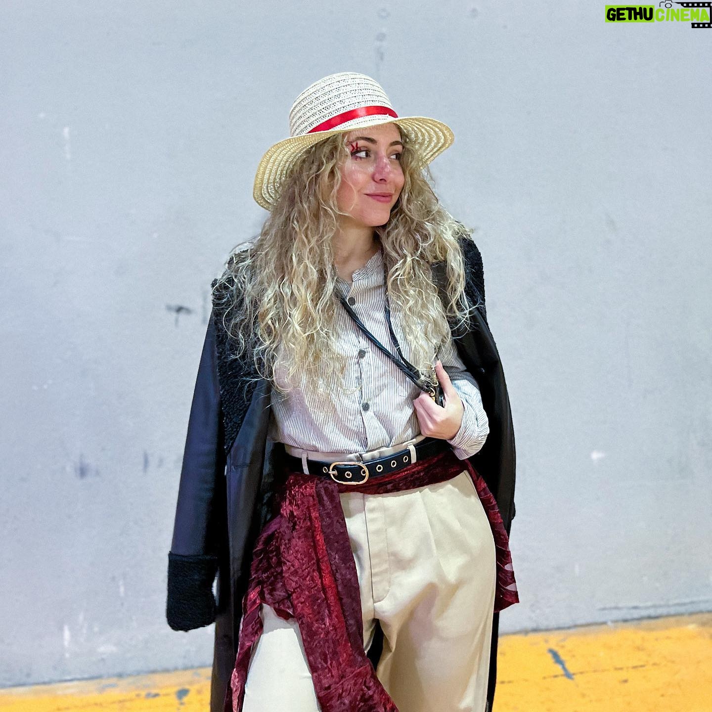María Rubio Sánchez Instagram - Hace unas semanas hice un inspired outfit desos para el salón del manga y a pesar de que iba de shanks de forma MUY evidente , mucha gente pensó que era heidi :(((