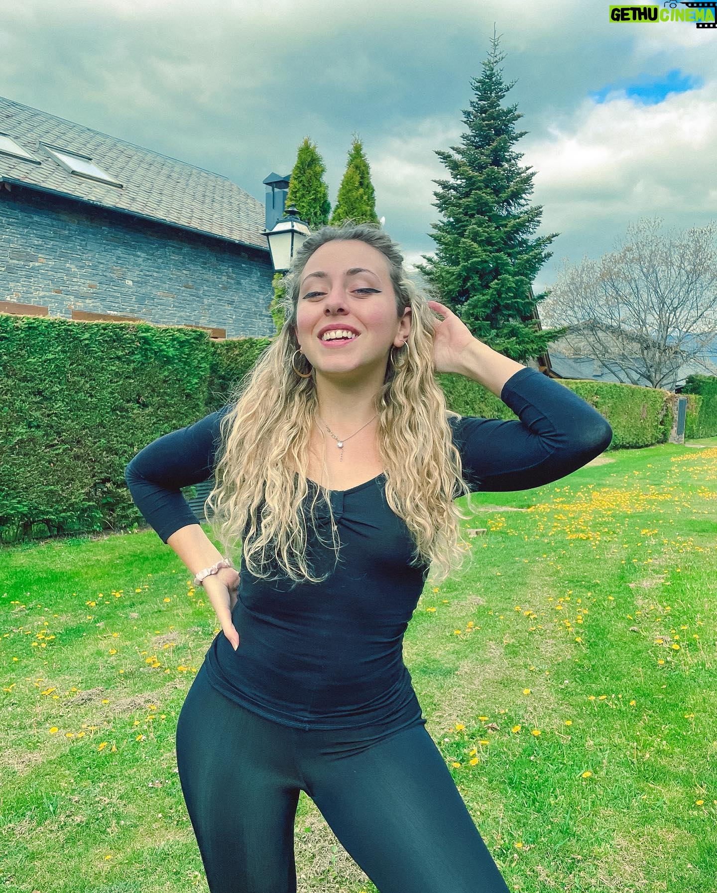 María Rubio Sánchez Instagram - VUELVO A SUBIRLO PORQUE LA ÚLTIMA VEZ NO SE PUBLICARON BIEN!!! Disfrutona (en realidad están siendo unas semanas cansadas pero siempre arriba tetes) ¿Cuál está siendo vuestro plan de domingo?