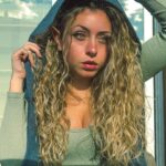 María Rubio Sánchez Instagram - 🍒LEED HASTA EL FINAL 🍒 Hoy se ha subido un episodio muy chuli en Infrecuentes. Junto con Ania, Alex, Loulogio y Wismi como máster jugamos una partidica al HeroQuest y las risas que llegamos a echarnos ese día son un show 🤪 @hasbrofans_es #ad Se acerca el final de nuestra primera temporada en Infrecuentes y no puedo describir lo orgullosa que estoy de lo que estamos haciendo. Por aquí no suelo hablar tanto de esta parte de mi vida que se ha convertido prácticamente en una de las cosas más importantes de mi día a día, pero quiero haceros más partícipes. Also, necesitaba una excusa para subir un photoshopeo de mi cara con orejas de elfo, con lo bien que me quedan (sí, llevo un elfo en la partida, ¿a qué esperáis para verlo?) Si has llegado hasta aquí cuando veas el capítulo pon este emoji 🍒 en los comentarios del vídeo y te responderé por ahí :p