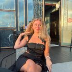María Rubio Sánchez Instagram - This ain't build a b*tch (you don't get to pick and choose)