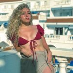 María Rubio Sánchez Instagram - Una motomami se quema un poquito con el sol sin querer y luego dice “bueno, esto mañana será moreno” y luego se pela y no se hace moreno.