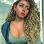 María Rubio Sánchez Instagram - 🍒LEED HASTA EL FINAL 🍒 Hoy se ha subido un episodio muy chuli en Infrecuentes. Junto con Ania, Alex, Loulogio y Wismi como máster jugamos una partidica al HeroQuest y las risas que llegamos a echarnos ese día son un show 🤪 @hasbrofans_es #ad Se acerca el final de nuestra primera temporada en Infrecuentes y no puedo describir lo orgullosa que estoy de lo que estamos haciendo. Por aquí no suelo hablar tanto de esta parte de mi vida que se ha convertido prácticamente en una de las cosas más importantes de mi día a día, pero quiero haceros más partícipes. Also, necesitaba una excusa para subir un photoshopeo de mi cara con orejas de elfo, con lo bien que me quedan (sí, llevo un elfo en la partida, ¿a qué esperáis para verlo?) Si has llegado hasta aquí cuando veas el capítulo pon este emoji 🍒 en los comentarios del vídeo y te responderé por ahí :p