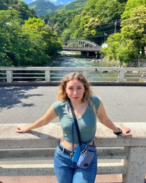 María Rubio Sánchez Instagram - Hakone en un día soleado para este girasol, que se va a recrear durante los siguientes tres meses en este viaje porque este año no va a hacer apenas vacaciones de verano ☀️