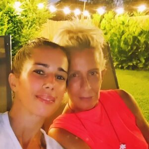 María Valenzuela Instagram - Siempre elijo a bazar de luces para iluminar mi casa xq me asesoran, tienen rápida entrega y mucha variedad de productos para iluminar casas, bares, locales, oficinas, hoteles, etc. 🏮🏮🏮

Les conseguí un descuento si van de mi parte 10% OFF en toda la tienda www.bazardeluces.com.ar con el cupón MariayMalena 👩🏼‍❤️‍👩🏻