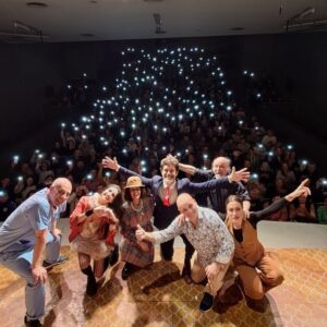 María Valenzuela Instagram - A sala llena! Gracias por elegirnos! Gracias, gracias, gracias ❤️❤️❤️