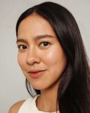 Mara Lopez Instagram - It's all in the details.. 🌞💋⁣
⁣
📷 by @a_kid_named_trav 
💄by @mikkamarcaida 
⁣
#makeupbymikkamarcaida #nycmodels #wespeakthisisme