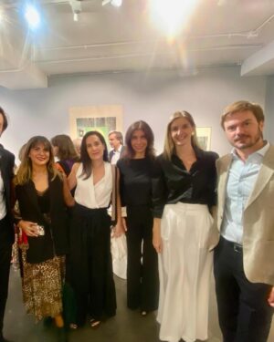 Marcela Sabat Instagram - Gracias @revista_velvet por la invitación al lanzamiento de esta edición especial con contenido inédito del Pdte. Sebastián Piñera. Sin duda un particular archivo para atesorar.
En una de sus frases reconoce no temerle a la muerte pero sí a la vejez. En la foto con su hija Cecilia Piñera Morel, quien nos comentó que quizás si él hubiera escrito su propio guión de cómo morir hubiese sido algo muy parecido a lo ocurrido 😢.

Es difícil creerlo aún. 

Felicitaciones a @katherine_echaiz @paula_comandari y a todo el equipo VELVET por el lindo resultado.