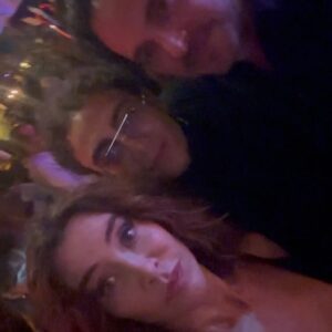 Marcela Carvajal Instagram - Un poco de la última noche donde me despedí de mis compañeros de serie pero me reencontré con otros compañeros que no veía hace mucho tiempo!!! @lamuelagonzalez @claudiodlatorre @julianagalvisv @lidiasanjose.oficial @rodolfosalas03 @jfsamper @caromirandaof @marisolcorreavega @juliancerati @emilianopernia @juansediez10 @danielasarria1 @johnojeda17 @manolocardona @carlos1torres1 @mabelmoreno1 @sebastianosmer @juana_acosta @marcelamar07 @diegotrujillo  #wrapupparty