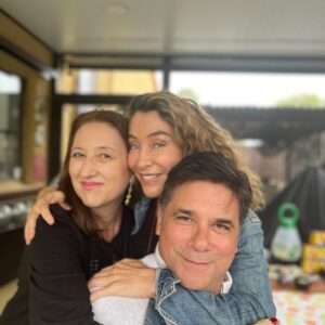Marcela Carvajal Instagram - Delos regalos maravillosos que me dejó el 2023 fue conocer a #liliadelatorre @uslegalpartners una abogada absolutamente pila que nos ayudó con todos los papeles aquí en USA.  El otro regalo fue volver a ver a @gusarcangel en persona.  Gracias a #lilia y a su familia por tanta generosidad!!!