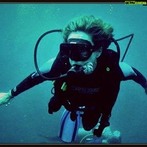 Marcela Carvajal Instagram - Mi #tbt es Marcela buceando por las aguas del caribe #diving in Caribbean waters