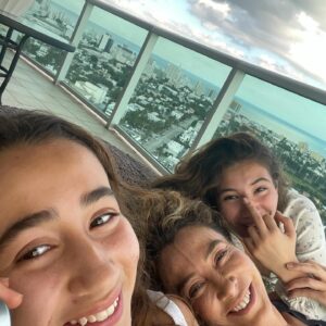 Marcela Carvajal Instagram - Yo y ….mis chicas.  Me…. and my girls.