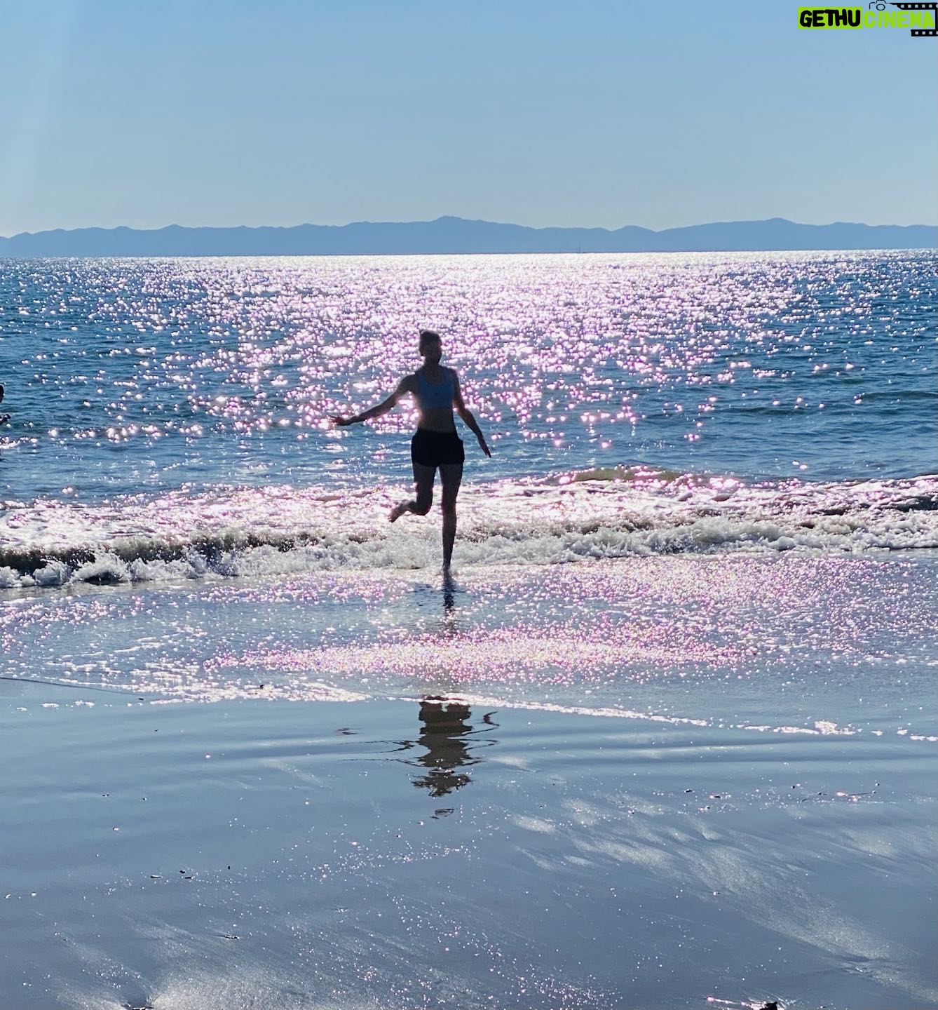 Marcia Cross - 14.5K Likes - May 2022 surprise you with magic like the pink shimmer that appeared in this photo I took today of someone I love.
💕💕💕💕💕💕💕💕