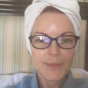 Marcia Cross Instagram - Can we use our many sound stages for hospitals?? Throwing it out there if/ we need triage spaces. Xoxo ♥️
