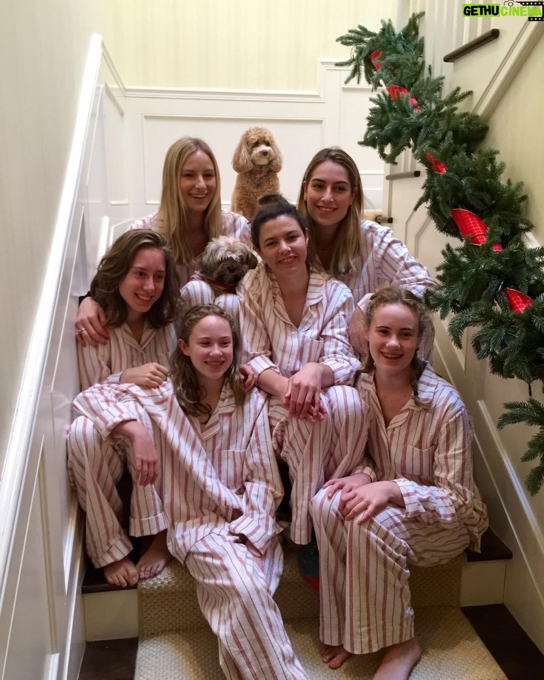 Marcia Cross - 15.2K Likes - Kids, dogs and matching pajamas...so much to be grateful for. #MerryChristmas #HappyHanukkah #HappyHolidays
To all of you!! 🌲❤️⭕️❌🙏🎄
