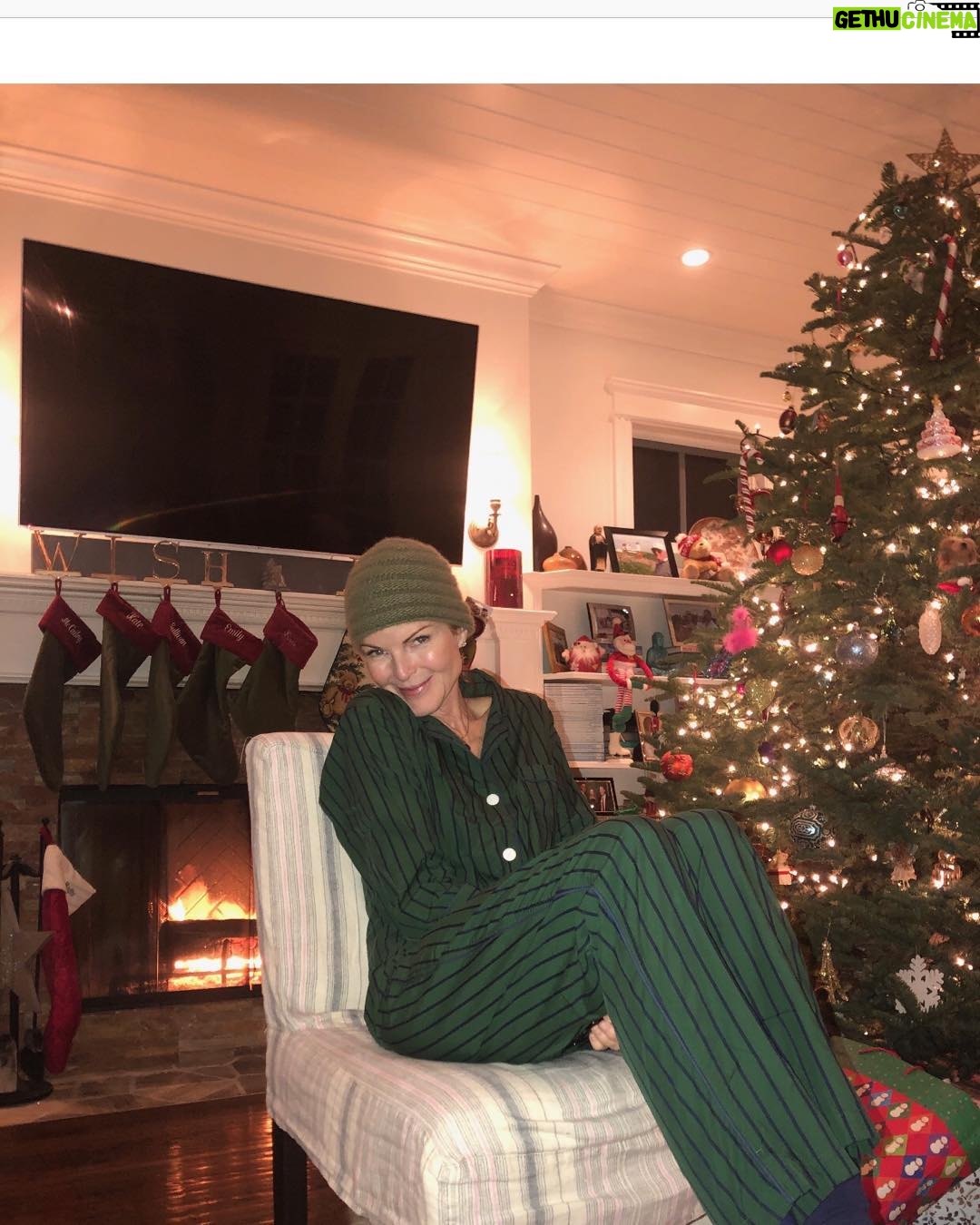 Marcia Cross - 29.5K Likes - Might stay in my pj’s all day!! Merry Merry Merry Everything to All.
❌⭕️❌⭕️❌⭕️🙏🏻