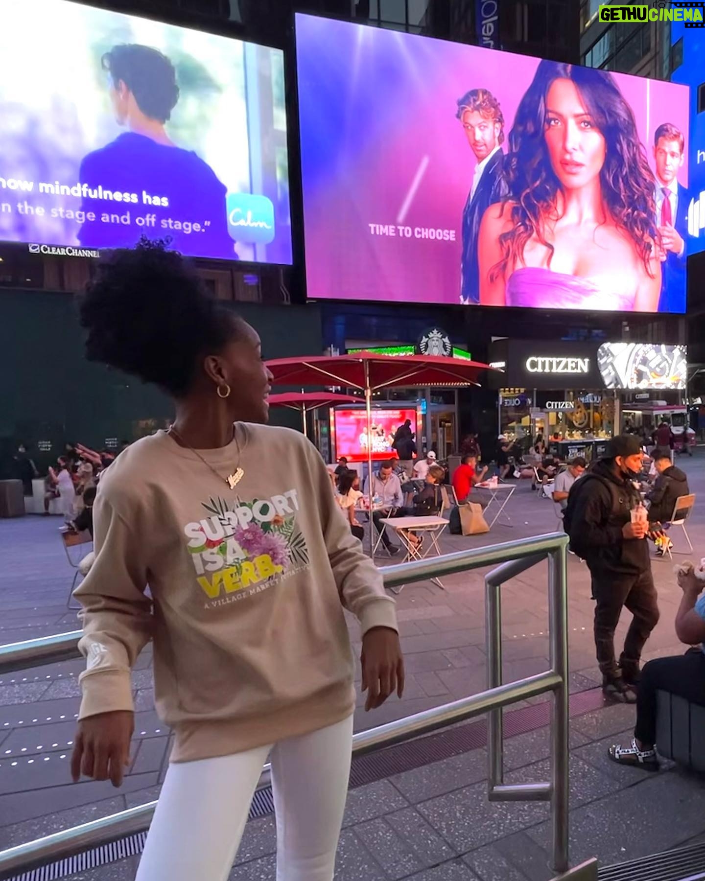 Margaret Odette - 3.7K Likes - We made it to Times Sq Baybeeeeeš„³
@sexlife
@netflix
@sarahshahi
@adam_demos @realmikevogel
@littleruke
@margaretodette
#timessquarebillboards