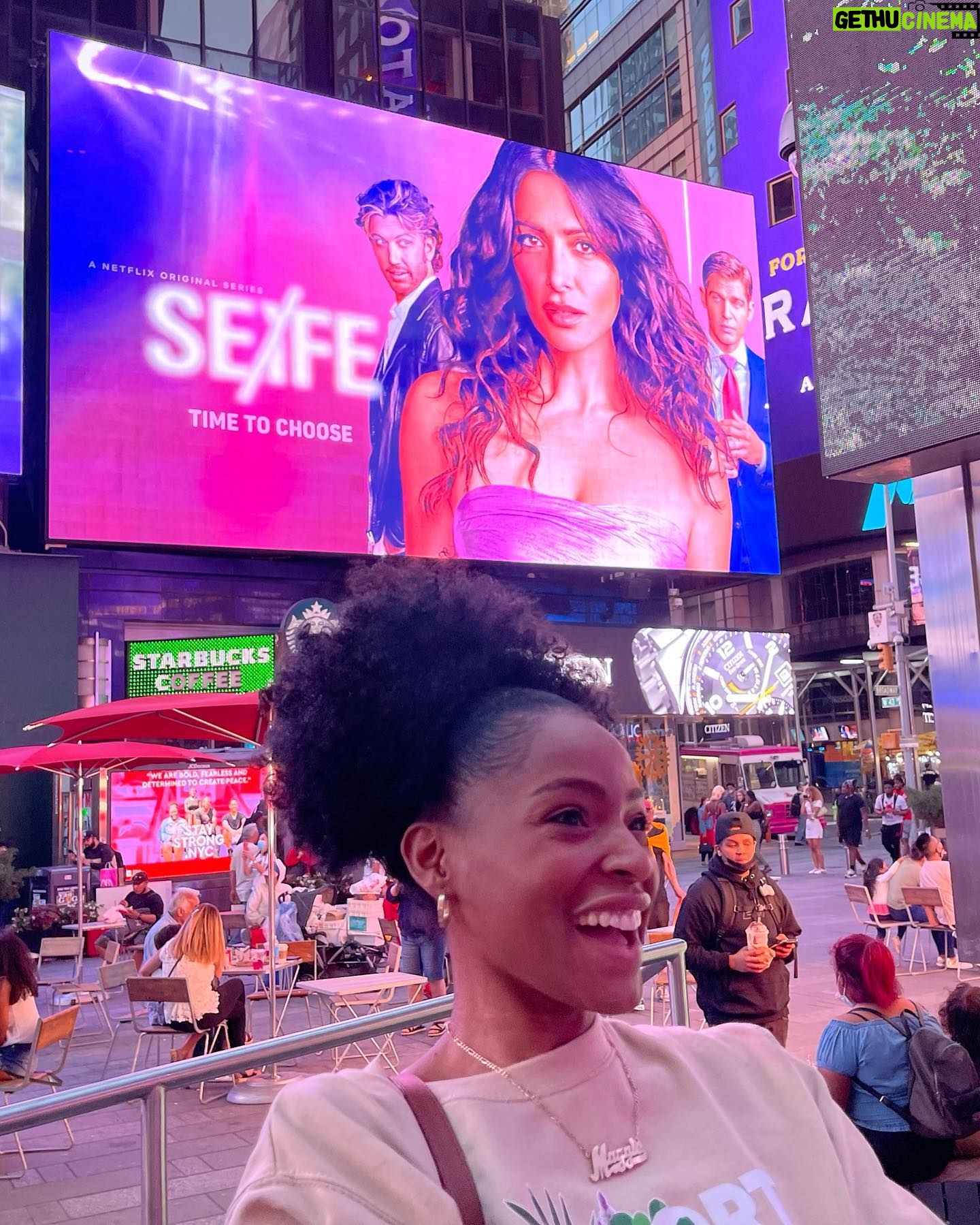 Margaret Odette - 3.7K Likes - We made it to Times Sq Baybeeeeeš„³
@sexlife
@netflix
@sarahshahi
@adam_demos @realmikevogel
@littleruke
@margaretodette
#timessquarebillboards