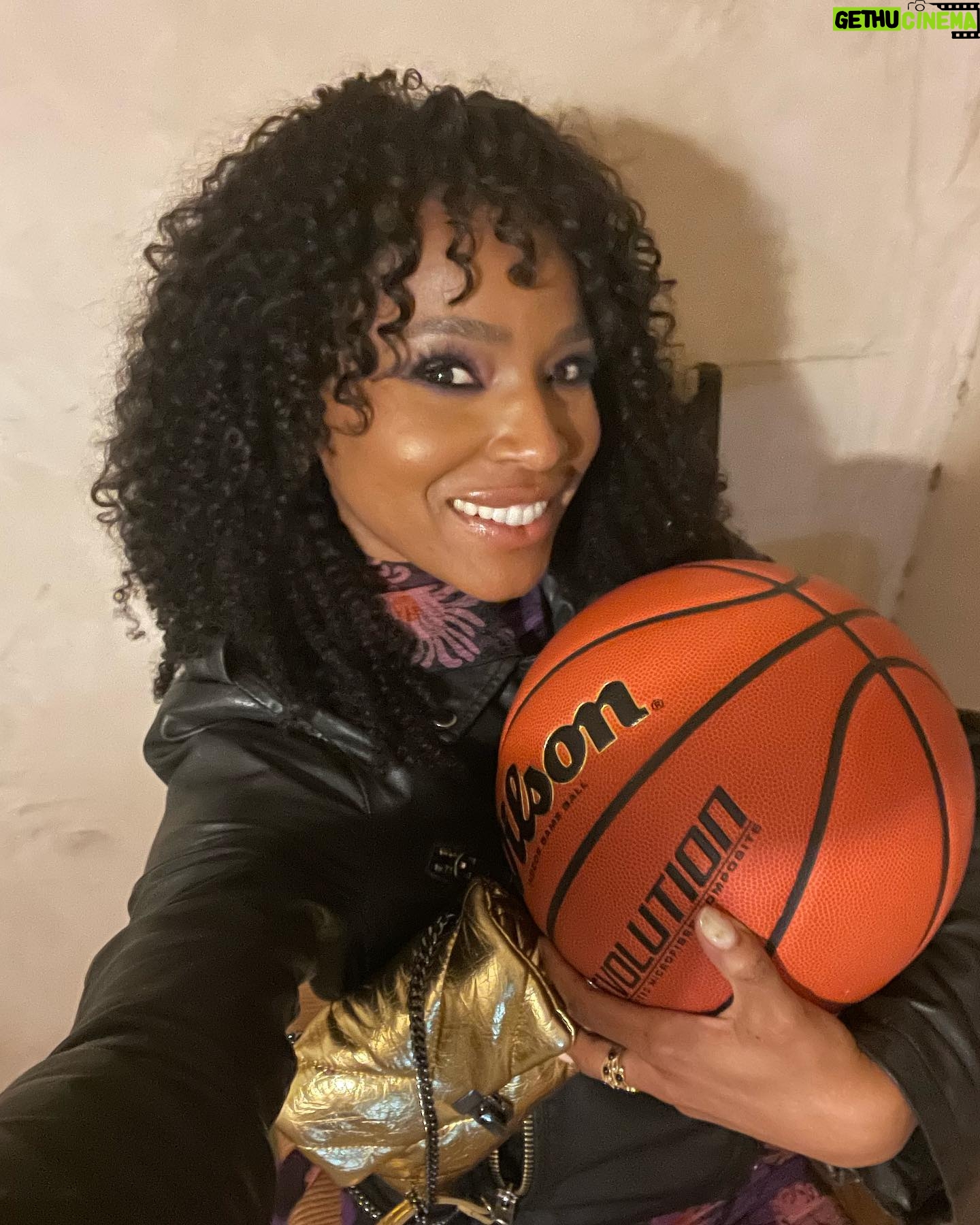 Margaret Odette - 3.6K Likes - @womeninfilmla Oscar Party 2023⦠a wonderful time in the room where it happened!
Congrats to all the womxn nominees and winnersš
.
.
.
@staud.clothing @porschefabulous @ain_nai
#margaretodette #blackgirlmagic