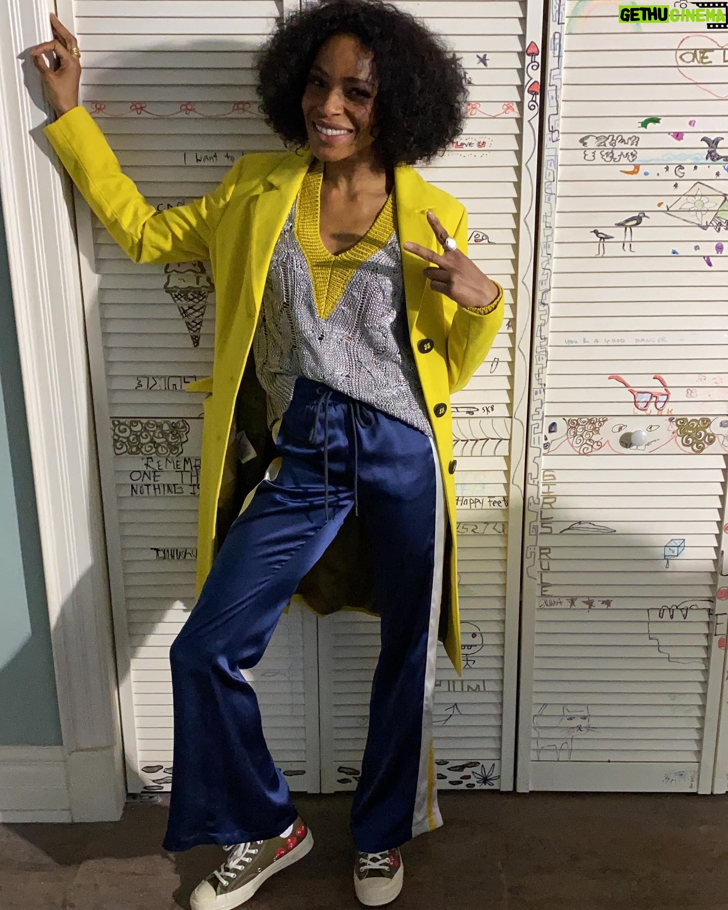Margaret Odette - 4.1K Likes - Fashion is its own character in @sexlife, and Sasha def had someš„fits in season 1. Here are some of my faves (including 2 from scenes that were cut)!
Get ready for even more fab hair, makeup and wardrobe in S2, and let me know what you think of the lewks when they drop!
*
*
*
Season 1 Costume Design headed by @averyplewes | Hair by @nb_film_fashion | and Makeup by @kristinwayne and @ashley_rocha