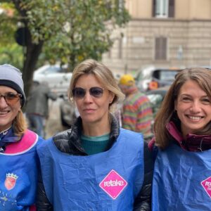 Margherita Buy Instagram - Oggi giornata stupenda insieme a Retake abbiamo piantato il primo di 9 Alberi per riqualificare le nostre vie per dare ossigeno e Bellezza!! Per chi vuole partecipare ecco il link: https://bit.ly/margheritab
@retakeroma