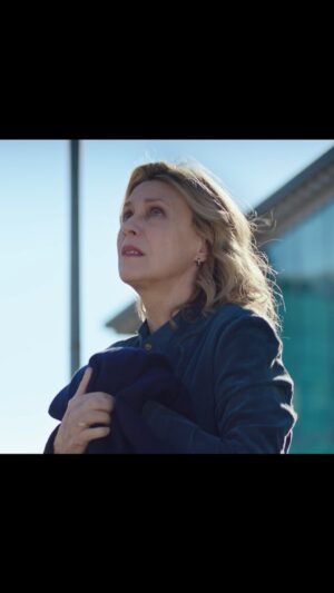 Margherita Buy Instagram - “Volare”, esordio alla regia di Margherita Buy, dal 22 febbraio al cinema! 
Siete pronti a salire a bordo?

con Margherita Buy, Anna Bonaiuto, Giulia Michelini, Euridice Axen, Francesco Colella, Roberto De Francesco, Maurizio Donadoni, Pietro Ragusa, Vanessa Compagnucci, Caterina De Angelis, Oscar Matteo Giuggioli, Alice Ferri, Eros Galbiati, Ahmed Hafiene 
con la partecipazione di Massimo De Francovich 
e con l’amichevole partecipazione di Elena Sofia Ricci.

La paura di volare, così irrazionale e umana, attanaglia AnnaBì, un’attrice di talento che potrebbe aspirare al successo internazionale se salisse su quel maledetto aereo per la Corea. Anche la sua vita privata è appesa a un aereo. Riuscirà a vincere la sua paura?

Soggetto Margherita Buy, Doariana Leondeff 
Sceneggiatura Margherita Buy, Doriana Leondeff, Antonio Leotti 

Una produzione Kavac Film, Maremosso, IBC Movie, Tenderstories con Rai Cinema, in collaborazione con ITA Airways. 
Distribuito da Fandango.

@margheritabuyofficial #annabonaiuto @giuliettilini @euridiceaxen @fra_colella #RobertoDeFrancesco #MaurizioDonadoni #PietroRagusa @vanessa.compagnucci @teogiuggioli @catedeangeliss @aliceferrialice @erosgalbiati #AhmedHafiene 
#MassimoDeFrancovich @elenasofiaricci_officialpage
@kavac_film #maremossofilm #ibcmovie @tenderstoriesproductions @rai_cinema @itaairways #fandangodistribuzione