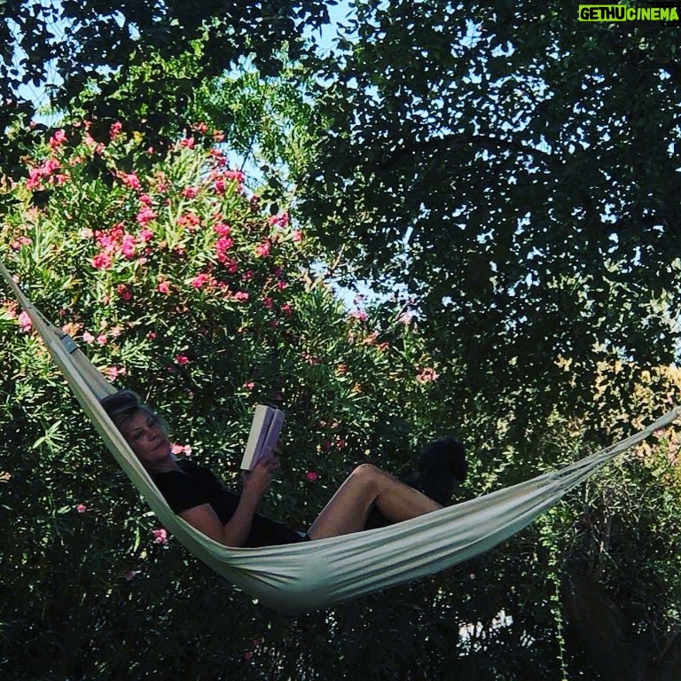 Margherita Buy - 2.2K Likes - Io l’amaca e un libro.