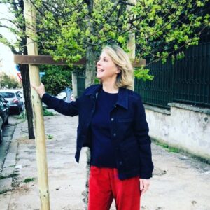 Margherita Buy Instagram - Grazie a tutti per questo bellissimo nuovo albero! www.retake.org per saperne di più.
