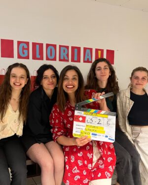 Margherita Vicario Instagram - Da domani accompagno GLORIA! in tour per le anteprime francesi. Un tour nel tour. Al cinema dal 12 giugno.
🇫🇷🇫🇷🇫🇷 egalité fraternité abaué
.
Grazie a @nour_films che lo distribuisce 
.
@tempestafilm @rai_cinema @tell.film