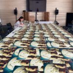 Margherita Vicario Instagram - La gioia di stringere tra le mani il vinile della mia prima colonna sonora. Genitore 2 @_______dade: le bimbe stanno bene, tra poco le impacchettiamo e se ne vanno in giro per il mondo. IN ESCLUSIVA qualche centinaio di vinili autografati sullo shop islandrecord_it ❤️🌴prenotateli, arriveranno tra pochissimo. Link in bio. Grazie @lindanegrini @mvperin @camilla_monge @metatronpublishing . mix and master and more by @widerstudiomusic @tempestafilm ✨ GLORIA! THE ORIGINAL SOUNDTRACK