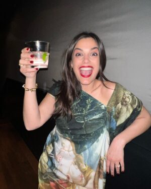 Margherita Vicario Instagram - E non sai quanto ti voooooo
glio bene….
Post dedicato agli amici, per come mi fanno sentire. 
I biglietti del nuovo tour che partirà a maggio sono disponibili dappertutto.
GLORIA! il film esce l’11 aprile al cinema, c’è tantissimo lavoro ancora da fare e tantissimo ne è stato fatto e non vedo l’ora possiate vederlo tutti. Il mondo intorno è sempre più complicato e doloroso. Mi riguardo le foto felici e guardo a domani.
Baci