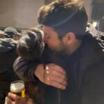 Margherita Vicario Instagram - E non sai quanto ti voooooo glio bene…. Post dedicato agli amici, per come mi fanno sentire. I biglietti del nuovo tour che partirà a maggio sono disponibili dappertutto. GLORIA! il film esce l’11 aprile al cinema, c’è tantissimo lavoro ancora da fare e tantissimo ne è stato fatto e non vedo l’ora possiate vederlo tutti. Il mondo intorno è sempre più complicato e doloroso. Mi riguardo le foto felici e guardo a domani. Baci