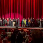 Margherita Vicario Instagram - Ho ancora negli occhi la bellezza folgorante delle ragazze, gli sguardi incoraggianti dei produttori, i sorrisi della troupe, dei miei collaboratori, le danze sfrenate di tutti, compresa la falange di famiglia e amici arrivata a sostenermi. Grazie a tutti. Come ha detto qualche critico: c’è amore, passione ed energia in ogni fotogramma. Nessuno lo può negar❤️ “GLORIA!” Venite a vederlo al cinema l’11 aprile? Grazie @berlinale @tempestafilm @01distribution @rai_cinema @japoco_b @la_jonny_8 @uncantobrasileiro @_______dade styled by @simonesifufurlan FOTO di @rocco_giurato