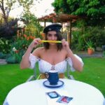 Margo Dumas Instagram - Пост знайомство тільки на новий лад? Звичайно, в хвилину багато не умістиш, але в цьому і крутість, можна зняти цілий серіал! ☺️🎥 Script @margo_dumas Main character @margo_dumas Camera @margo_dumas Editing @margo_dumas Male voice - @flagfolstag (my lovely bro)
