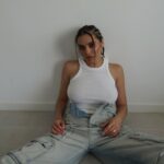 Margo Dumas Instagram - LIKE ME ♥️🐒 #selfportraits