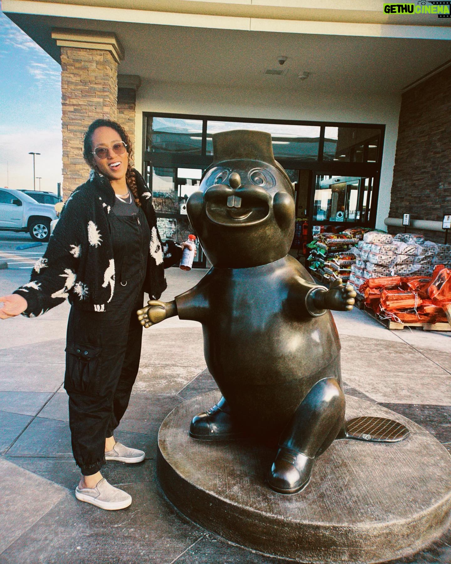 Margot Bingham - 3 Likes - Ain’t no party like a #Buccees party cuz a #Buccees party don’t stooooop😎🦦
#TexasDump
P.S. come say hi to me this weekend @pensacolapensacon 🥰