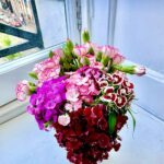 Mari Natsuki Instagram - #londondiaries #おはようシリーズ #お花シリーズ #reuse #goodvibes おはよう... 今朝は、先日頂いたお花のリユース💐 今頃、zipの千と千尋の神隠し ♨️London特集やってるかな？大阪梅芸も初日おめでとう㊗️ 今日もよい日に。 12℃、快晴