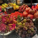 Mari Natsuki Instagram - #londondiaries #fruit #delicious #harrods こちらはフルーツが美味しいです🍇🥝🫐🍒🍐 ハロッズのディスプレイは美しい....