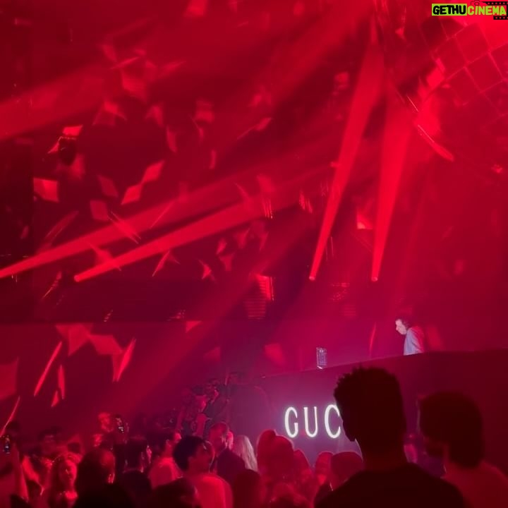 Mari Natsuki - 8.9K Likes - @gucci
@sabatods
#GucciCruise25
#GucciLondra
#PR
アフターパーティーもご機嫌🎧
流石のマーク・ロンソンのdj 、ケイト・モスもノリノリでした!
#markronson
#SHUZO
