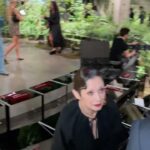 Mari Natsuki Instagram - @gucci @sabatods #GucciCruise25 #GucciLondra #PR 昨夜は、GUCCI.2025クルーズコレクションへ デート・モダンの空間とRunwayのグリーンが、 相対的に美しかった 伝統のGUCCIとサバトの新しいクリエーションも上質で、いよいよスタートという感じ！ GUCCIの創設者は、 Londonの経験からインスピレーションを受けたそう、マリーねのshoes、bag、Glasses のRosso Ancora ColorはThe Savoy Hotel の赤！ 最高な夜でした.....