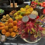 Mari Natsuki Instagram - #londondiaries #fruit #delicious #harrods こちらはフルーツが美味しいです🍇🥝🫐🍒🍐 ハロッズのディスプレイは美しい....