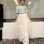 Mari Yaguchi Instagram - ABCテレビ 『これ余談なんですけど…』 の衣装👗✨ 座っててあまり見えなかったけど、 スカートがふわふわで可愛かったんですよー🥹✨ ギンガムブラウスとの相性も良くて、 脱ぎたくなかった🥹✨ 写真で残しておくー😋✨ タグもつけておくー🏷️✨ あと、TVerで見逃し配信もありますので、 是非ご覧くださいませー♪