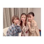 Mari Yaguchi Instagram - この間♡ 圭ちゃんとりかちゃんとのお仕事は 安心感しかない🥹✨ 頼れる同期と後輩😋 いつもありがとう！！ 帰りがけに撮ったから髪の毛ヨレヨレw