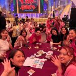 Mari Yaguchi Instagram - 本日！！ 12月28日(木)夜7時より、 フジテレビ系 『オールスター合唱バトル 今年のヒットソングから昭和・平成・令和を彩った曲まで140人が熱唱！年末SP』に ママ合唱団のメンバーとして出演させていただきます🥹✨ 練習期間も大人の青春って感じで、 ものすっごく楽しくて充実した時間でした😊✨ みんなスケジュールを合わせるのが大変で かなり必死だったし、 この期間は課題曲しか聞かずに 毎日家でも練習しておりました。 ママ達の奮闘を是非ご覧ください🥹✨ 他のチームの合唱も凄すぎて感動しまくりでした！！ お楽しみにぃ♪