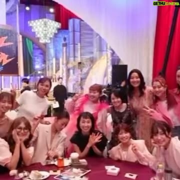 Mari Yaguchi Instagram - 本日!! 12月28日(木)夜7時より、 フジテレビ系 『オールスター合唱バトル 今年のヒットソングから昭和・平成・令和を彩った曲まで140人が熱唱!年末SP』に ママ合唱団のメンバーとして出演させていただきます🥹✨ 練習期間も大人の青春って感じで、 ものすっごく楽しくて充実した時間でした😊✨ みんなスケジュールを合わせるのが大変で かなり必死だったし、 この期間は課題曲しか聞かずに 毎日家でも練習しておりました。 ママ達の奮闘を是非ご覧ください🥹✨ 他のチームの合唱も凄すぎて感動しまくりでした!! お楽しみにぃ♪