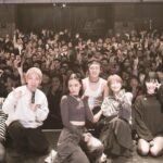 Mari Yaguchi Instagram - 先日、 天才演出家の藤井健太郎さん主催のイベント 『STILL MORE BOUNCE 2』 に参加させていただきました！！ 足を踏み入れたことのない新しい世界で、 出演者の皆さん本当にかっこよく、 そしてお客さんがめちゃくちゃノリノリで温かかったです🥹✨ 私は最初ブルブル震えておりましたが、 なんか凄く贅沢な環境に、 緊張してたらもったいないって思い楽しむ事にしました‼️ だって、 ギターがくっきーさんで、 ベースがＲＧさんで、 ドラムがオカモトレイジさん✨ こんな豪華なことってあります！？ とても贅沢で最高の時間でした✨ 藤井さん！！ 声をかけていただき、 本当にありがとうございました！！