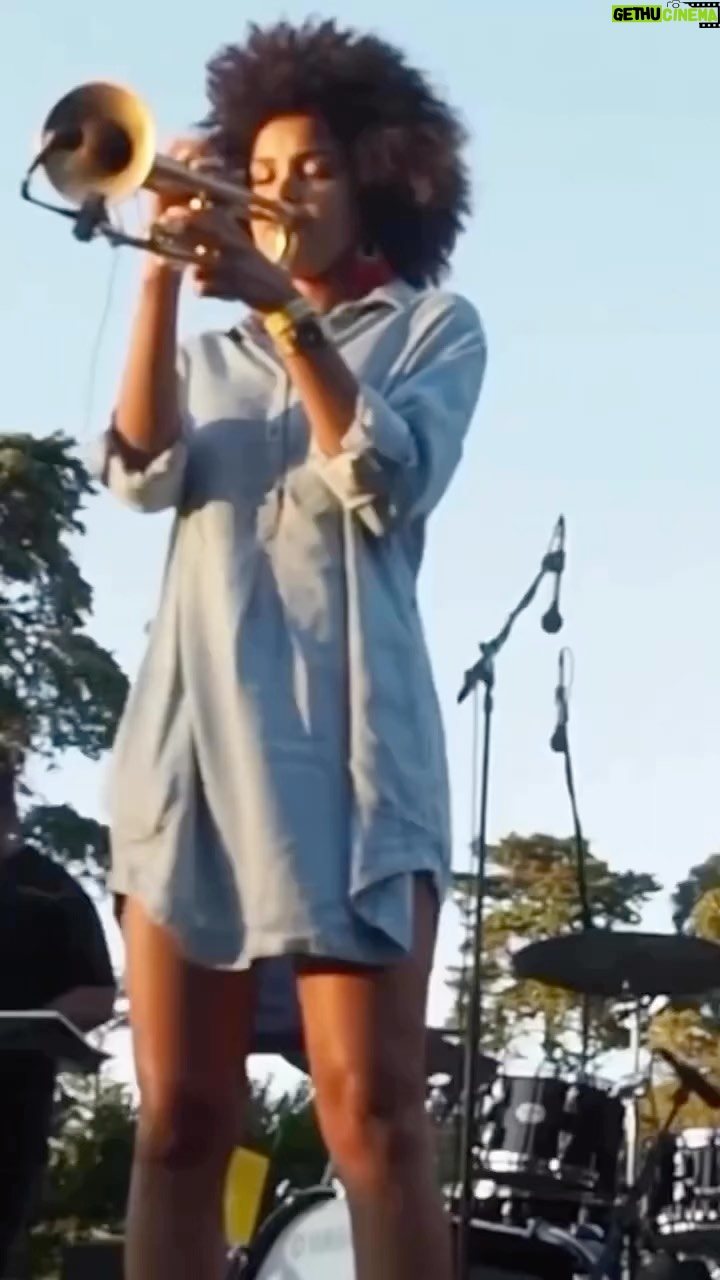 María Carámbula - 3 Likes - Buenas noches.
Voy a soñar que soy ella…
@jessicapinatrumpet