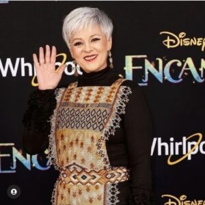 María Cecilia Botero Instagram - Gracias a @disney por una noche mágica de #encanto. Regreso a mi casa en Colombia muy feliz por haber podido por fin abrazar a la hermosa familia Madrigal. 
Gracias a todos por sus amorosas palabras. Los quiero 🥰