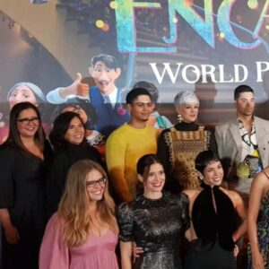 María Cecilia Botero Instagram - Gracias a @disney por una noche mágica de #encanto. Regreso a mi casa en Colombia muy feliz por haber podido por fin abrazar a la hermosa familia Madrigal. 
Gracias a todos por sus amorosas palabras. Los quiero 🥰