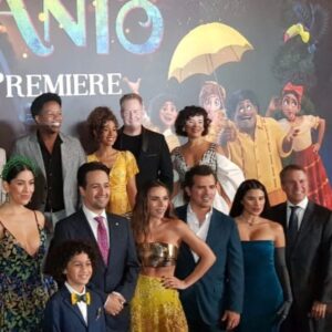 María Cecilia Botero Instagram - Gracias a @disney por una noche mágica de #encanto. Regreso a mi casa en Colombia muy feliz por haber podido por fin abrazar a la hermosa familia Madrigal. 
Gracias a todos por sus amorosas palabras. Los quiero 🥰