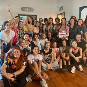 María Cecilia Botero Instagram - Gracias a todos 💖 #alinaofcuba
@miamaestro @miguelbardemaguado @alannadelarossa @johannarobledo.actriz @anavillafaneofficial